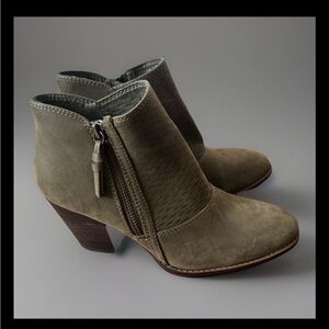 Baretraps Womens Cacie Moss Side Zipper Ankle Boots Size 7 Medium